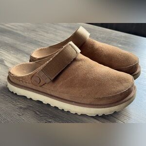 Ugg Goldenstar Clogs Chestnut Size 8.5 GUC!